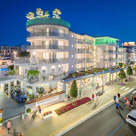 International Beach Hotel Каорле Экстерьер фото