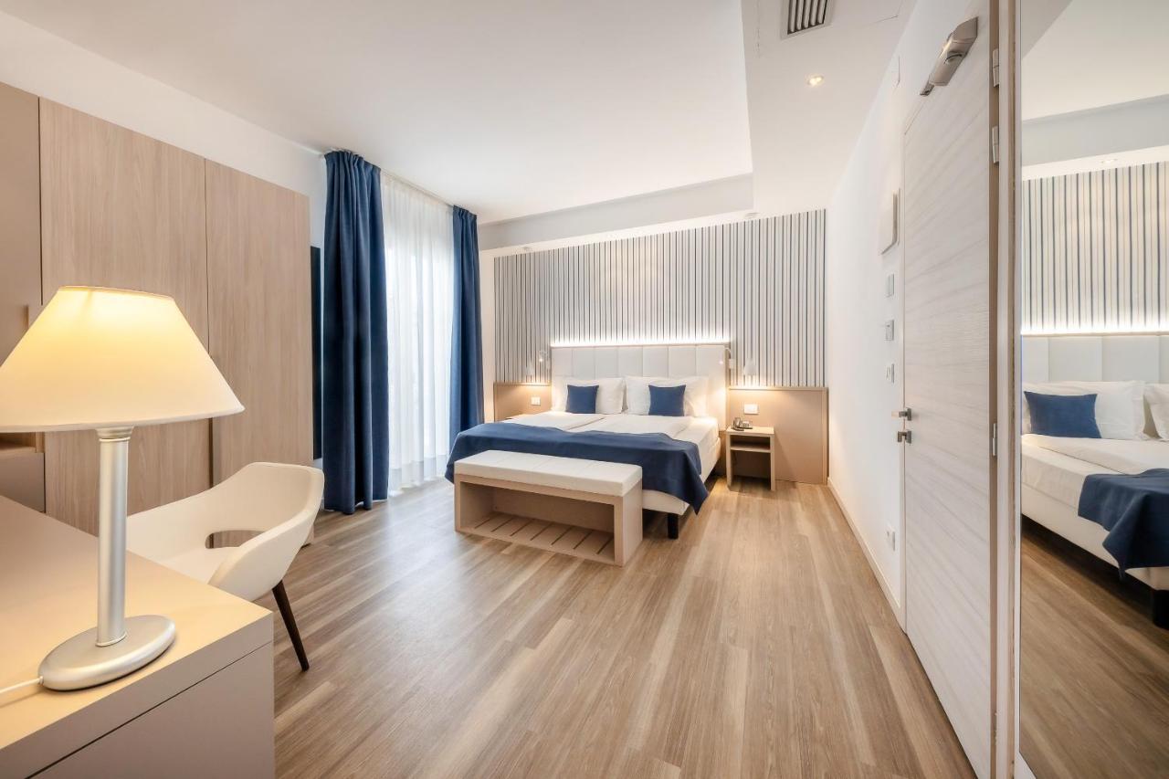 International Beach Hotel Каорле Экстерьер фото