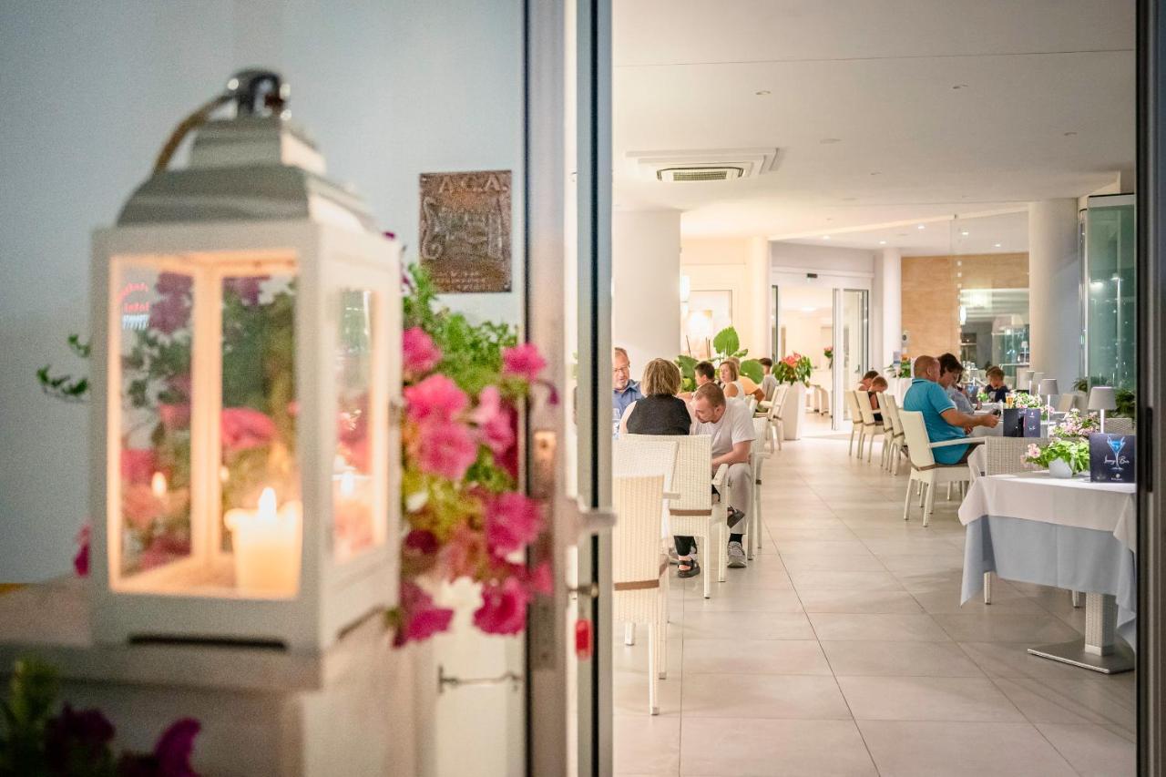 International Beach Hotel Каорле Экстерьер фото