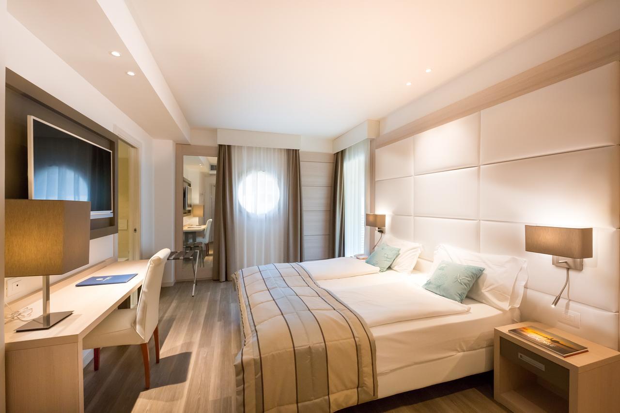 International Beach Hotel Каорле Экстерьер фото