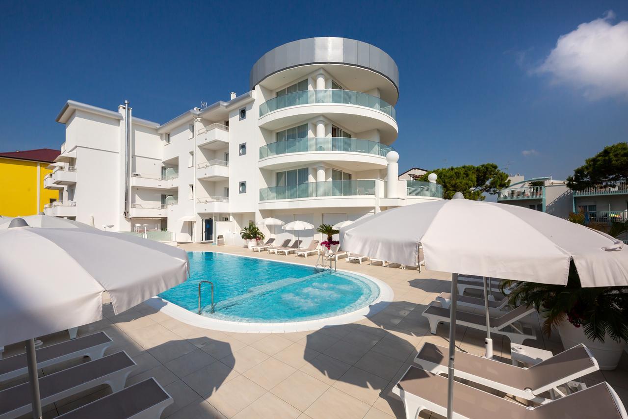 International Beach Hotel Каорле Экстерьер фото