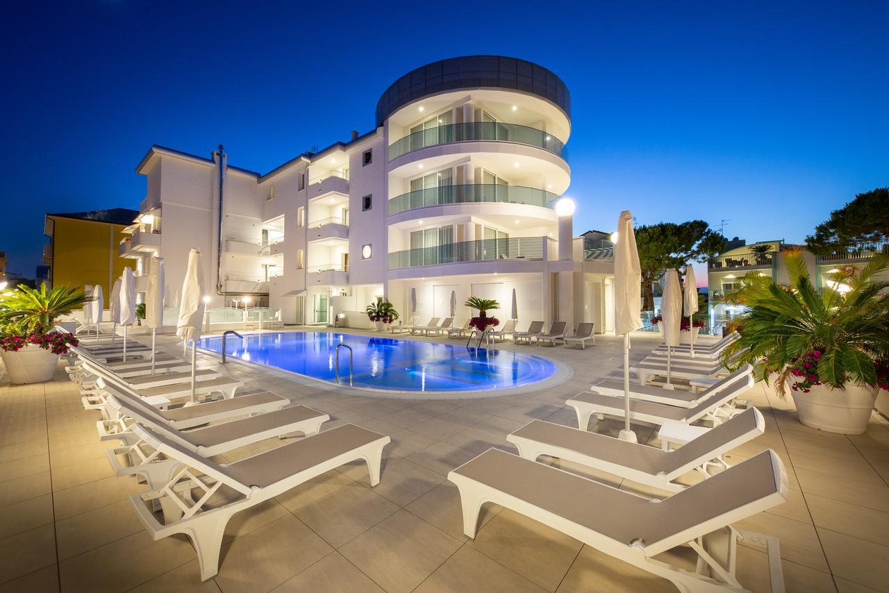 International Beach Hotel Каорле Экстерьер фото