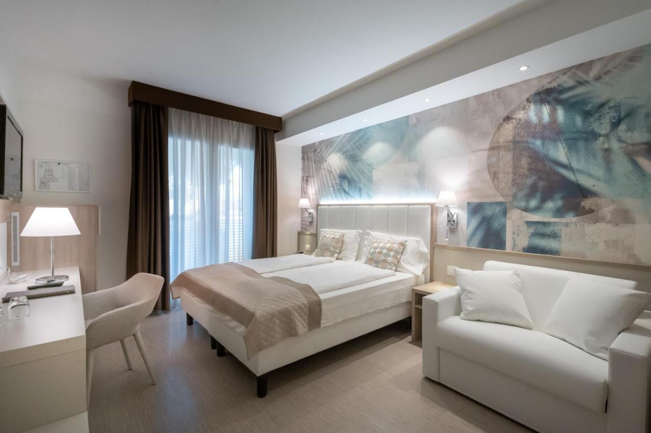 International Beach Hotel Каорле Экстерьер фото